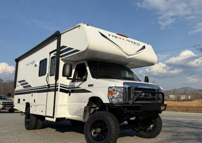 4X4 RV 4WD RV LIFTED RV lifted camper